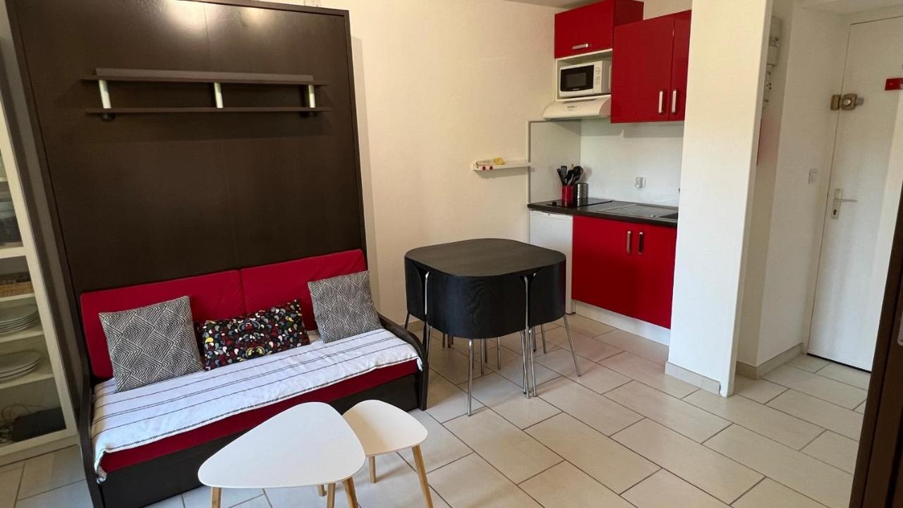 Appartement 2 Pieces Rez-De-Jardin A 2 Pas De La Plage Et De La Thalasso Cabourg Exterior foto