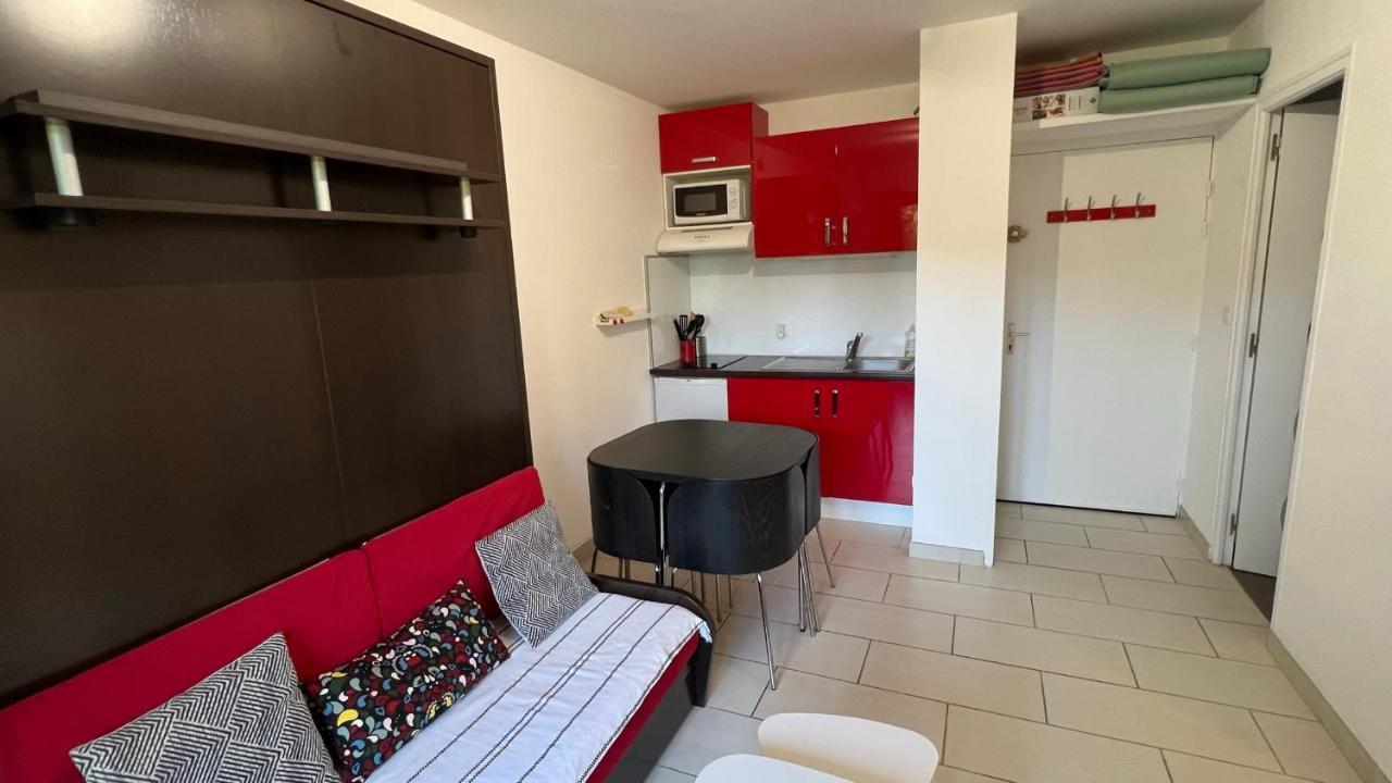 Appartement 2 Pieces Rez-De-Jardin A 2 Pas De La Plage Et De La Thalasso Cabourg Exterior foto