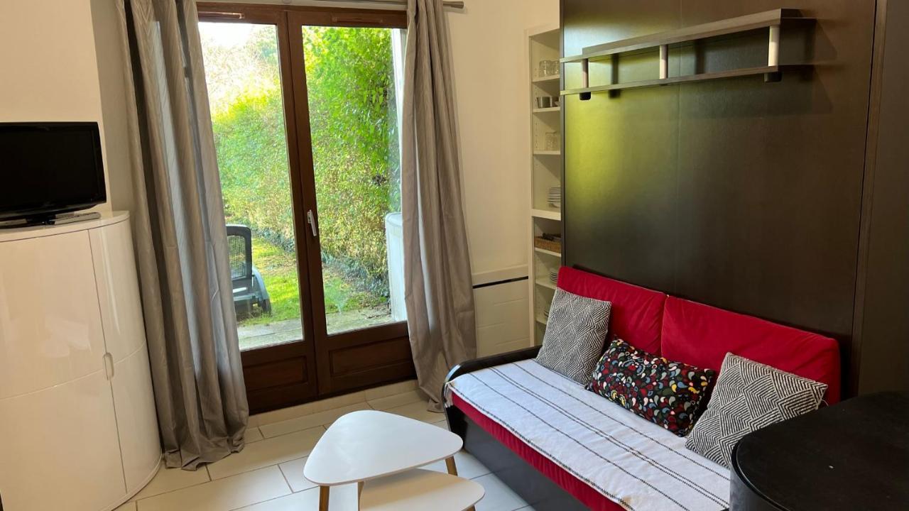 Appartement 2 Pieces Rez-De-Jardin A 2 Pas De La Plage Et De La Thalasso Cabourg Exterior foto
