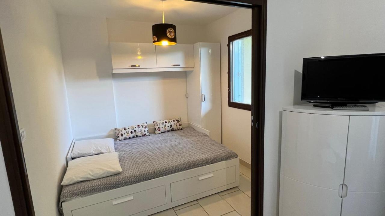 Appartement 2 Pieces Rez-De-Jardin A 2 Pas De La Plage Et De La Thalasso Cabourg Exterior foto